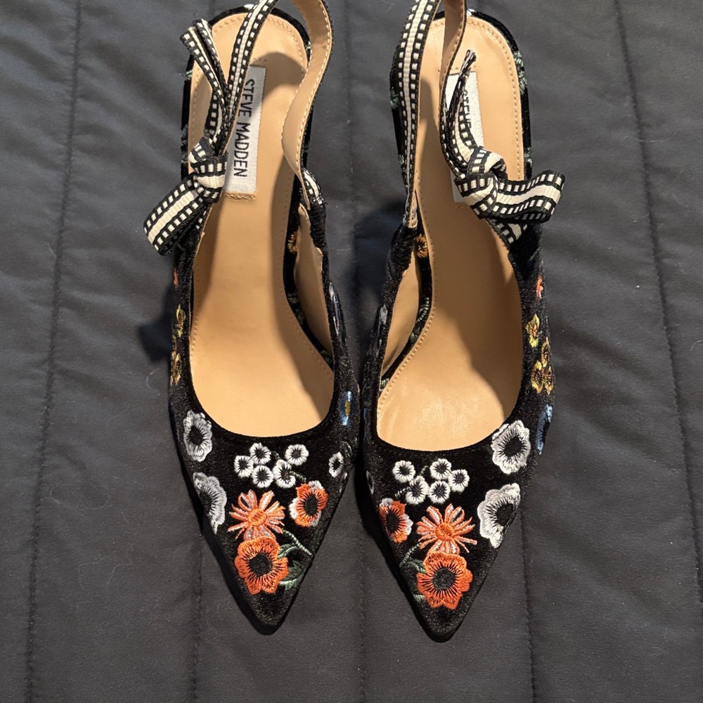 Steve Madden Black Embroidered Pointed Slingback Heels with Orange Floral
